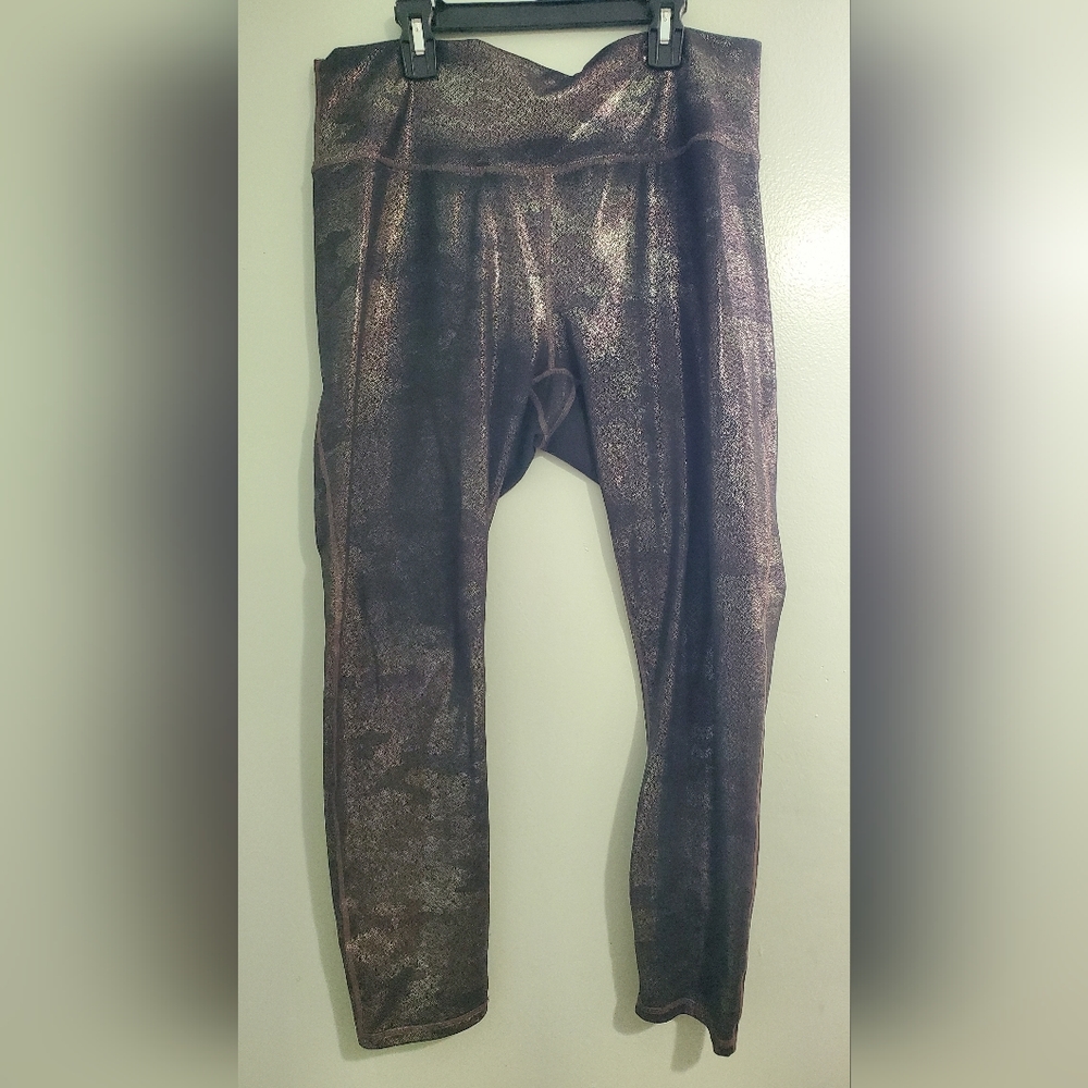Fabletics black shimmer leggings